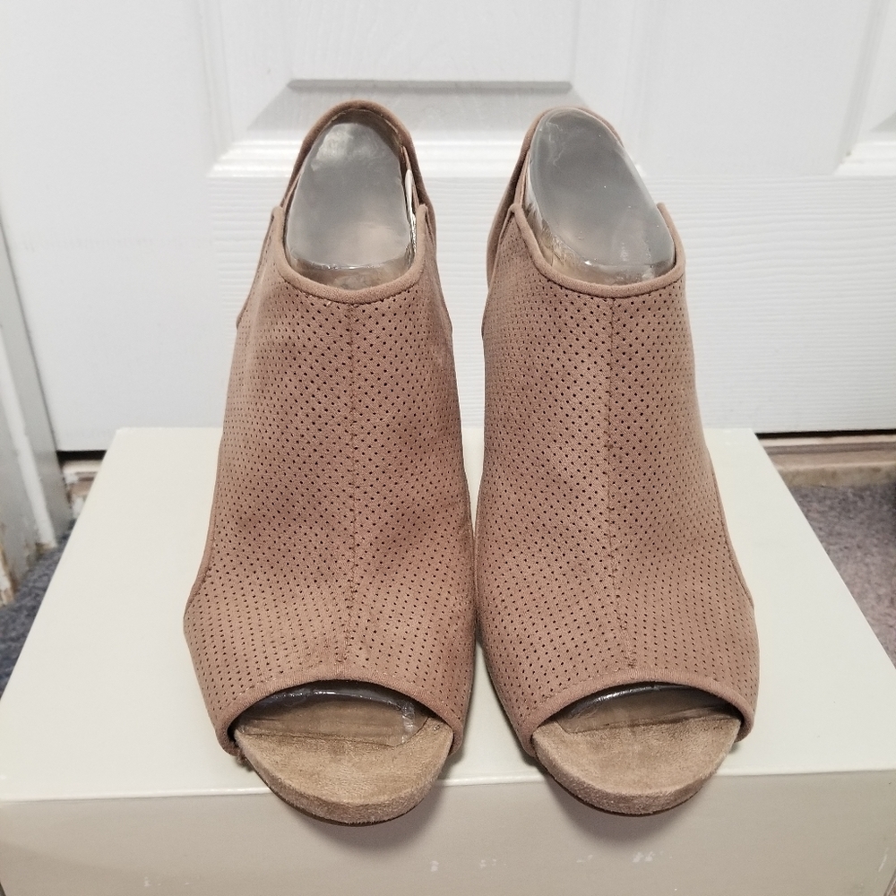 Life Stride Women Sandals size 9